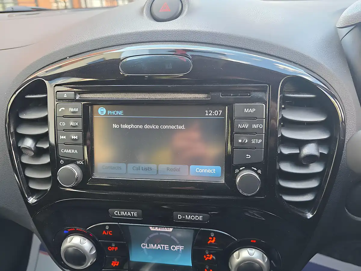 Used 2013 Nissan Juke Acenta Premium Red - Interior and Exterior details 14