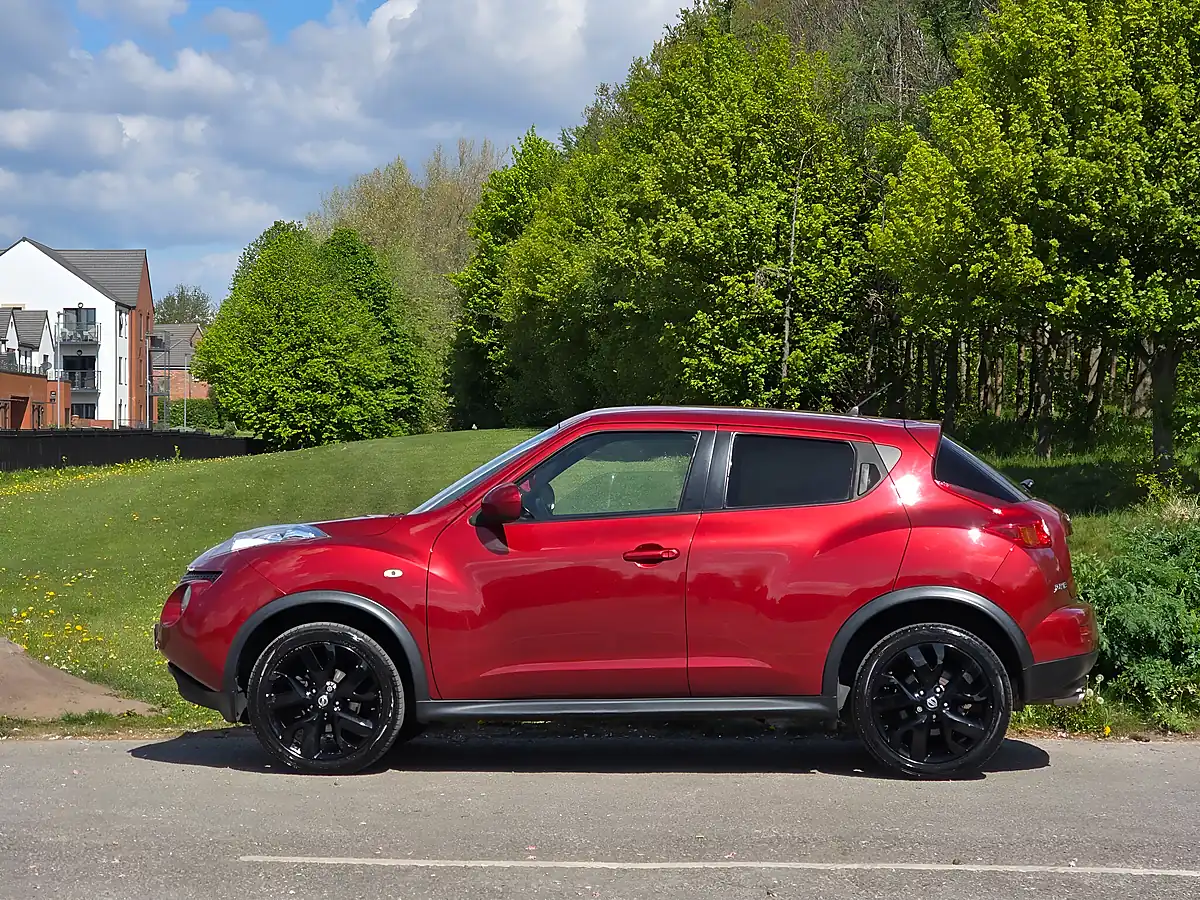 Used 2013 Nissan Juke Acenta Premium Red - Interior and Exterior details 4
