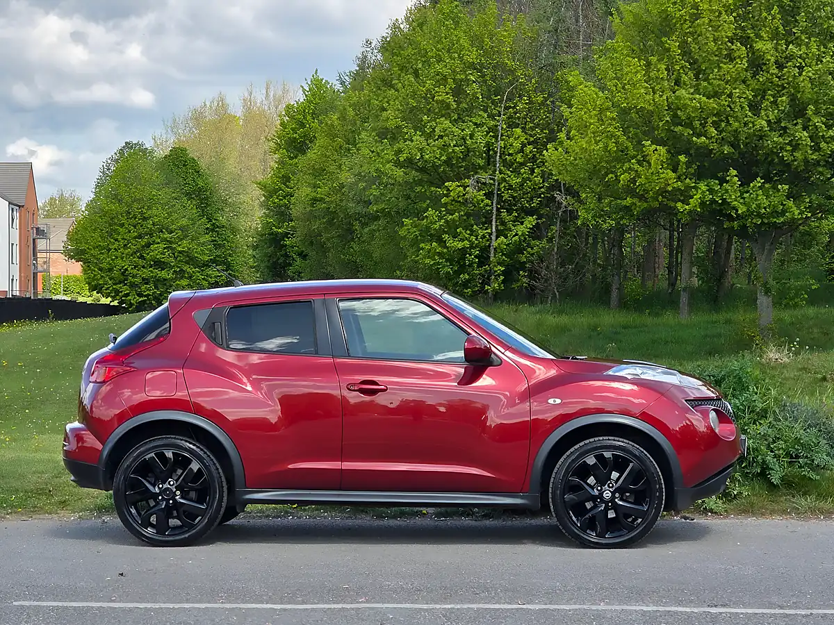 Used 2013 Nissan Juke Acenta Premium Red - Interior and Exterior details 8