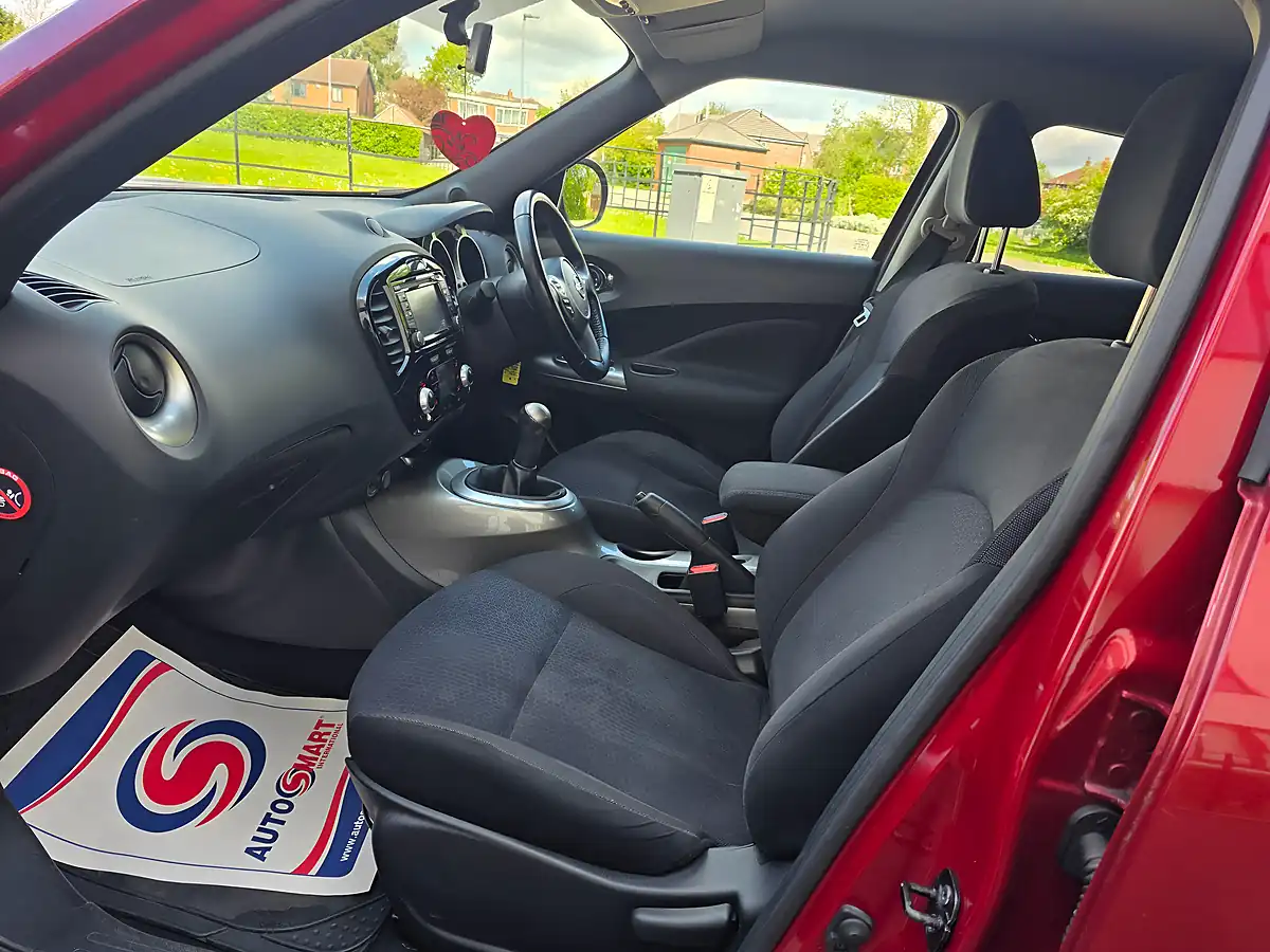 Used 2013 Nissan Juke Acenta Premium Red - Interior and Exterior details 9
