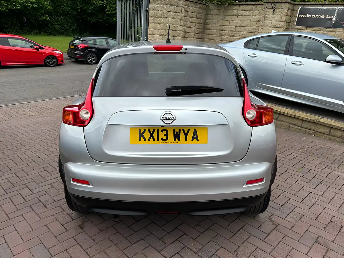 Used 2013 Nissan Juke Acenta Premium Silver - Interior and Exterior details 10