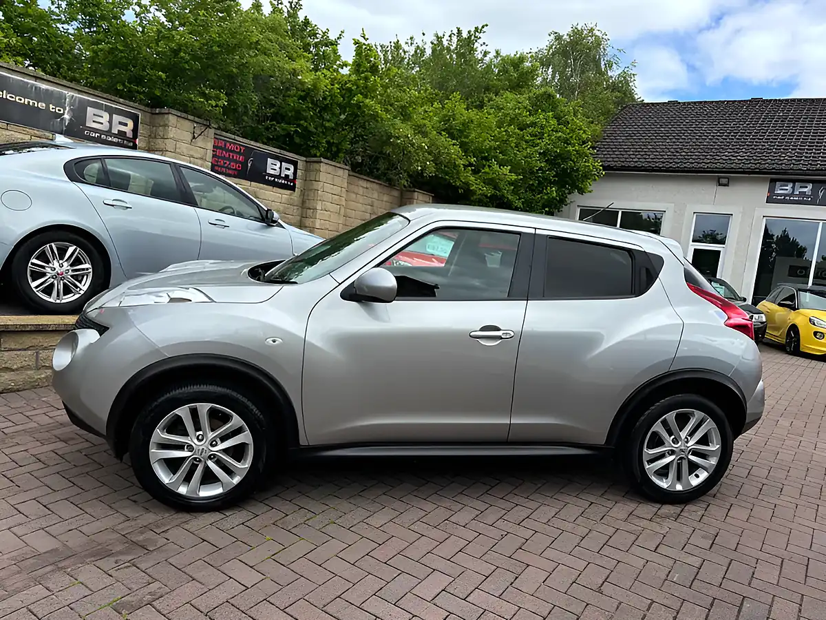 Used 2013 Nissan Juke Acenta Premium Silver - Interior and Exterior details 6