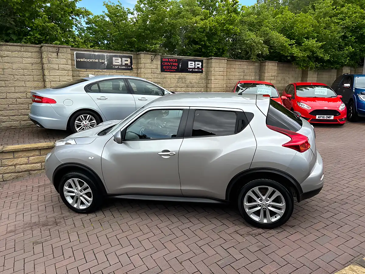 Used 2013 Nissan Juke Acenta Premium Silver - Interior and Exterior details 7