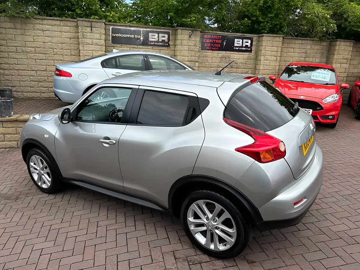 Used 2013 Nissan Juke Acenta Premium Silver - Interior and Exterior details 8