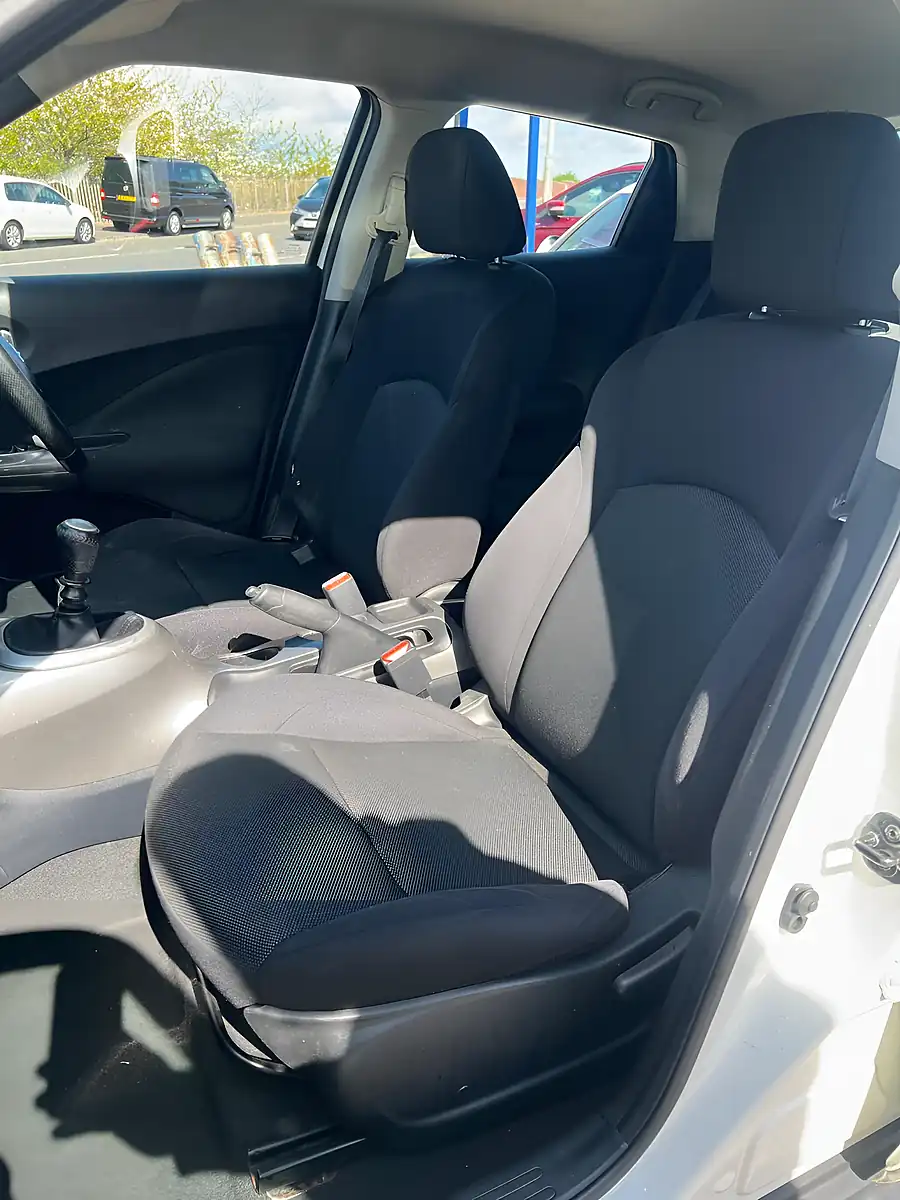 Used 2013 Nissan Juke Acenta White - Interior and Exterior details 15