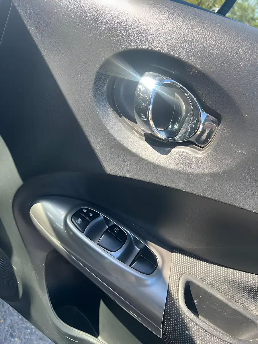 Used 2013 Nissan Juke Acenta White - Interior and Exterior details 19
