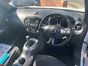 Used 2013 Nissan Juke Acenta White - Interior and Exterior details 9