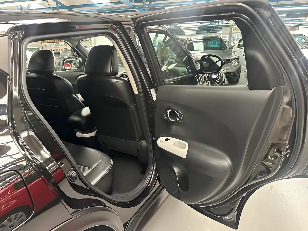Used 2013 Nissan Juke Ministry of Sound Pearl Black - Interior and Exterior details 13
