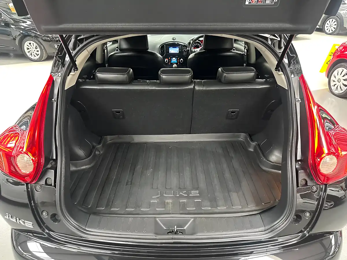 Used 2013 Nissan Juke Ministry of Sound Pearl Black - Interior and Exterior details 14