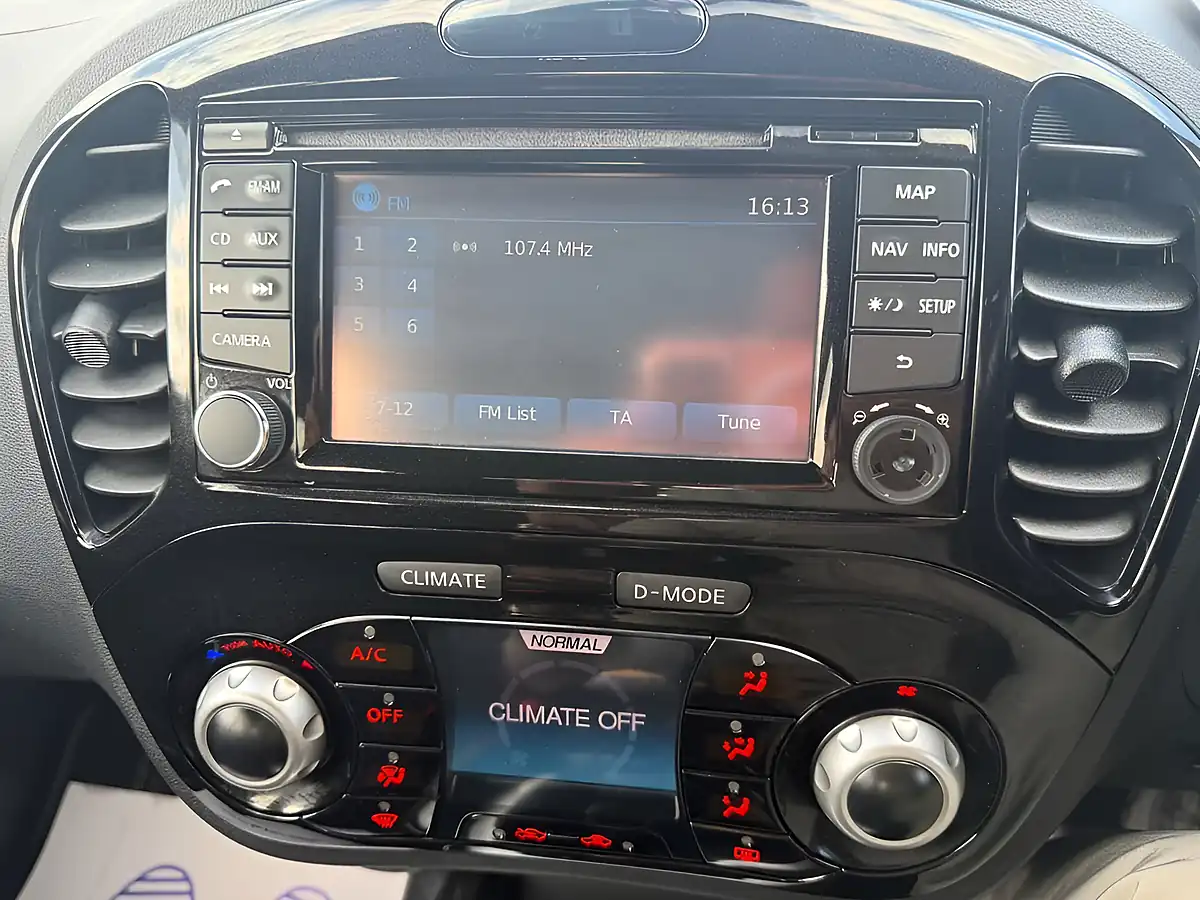 Used 2013 Nissan Juke N-Tec Black - Interior and Exterior details 10