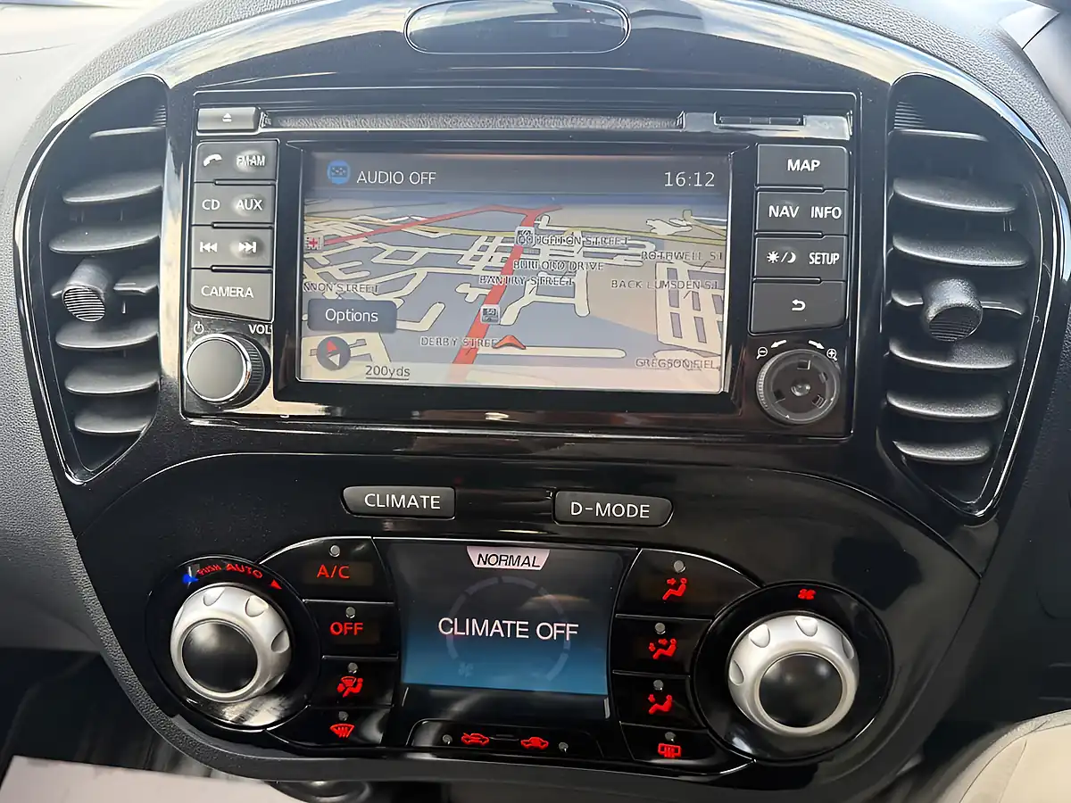 Used 2013 Nissan Juke N-Tec Black - Interior and Exterior details 11