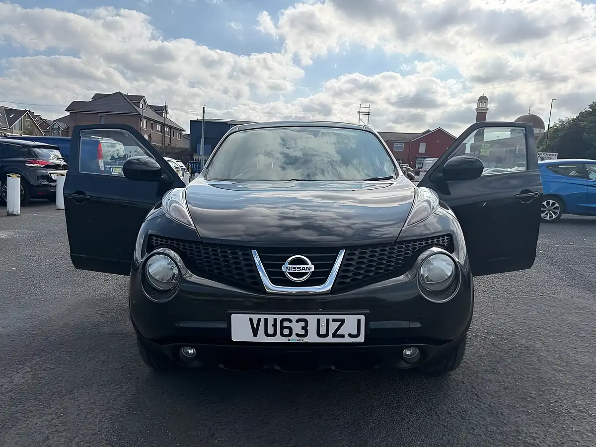 Used 2013 Nissan Juke N-Tec Black - Interior and Exterior details 3