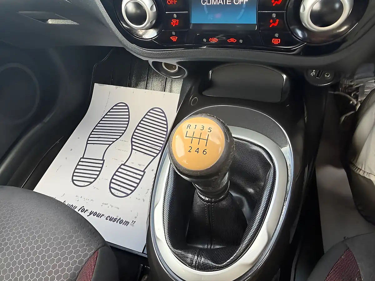 Used 2013 Nissan Juke N-Tec Black - Interior and Exterior details 5