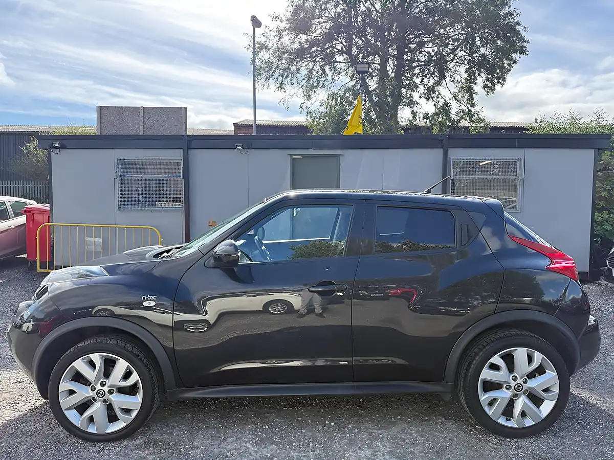 Used 2013 Nissan Juke N-Tec Black - Interior and Exterior details 4
