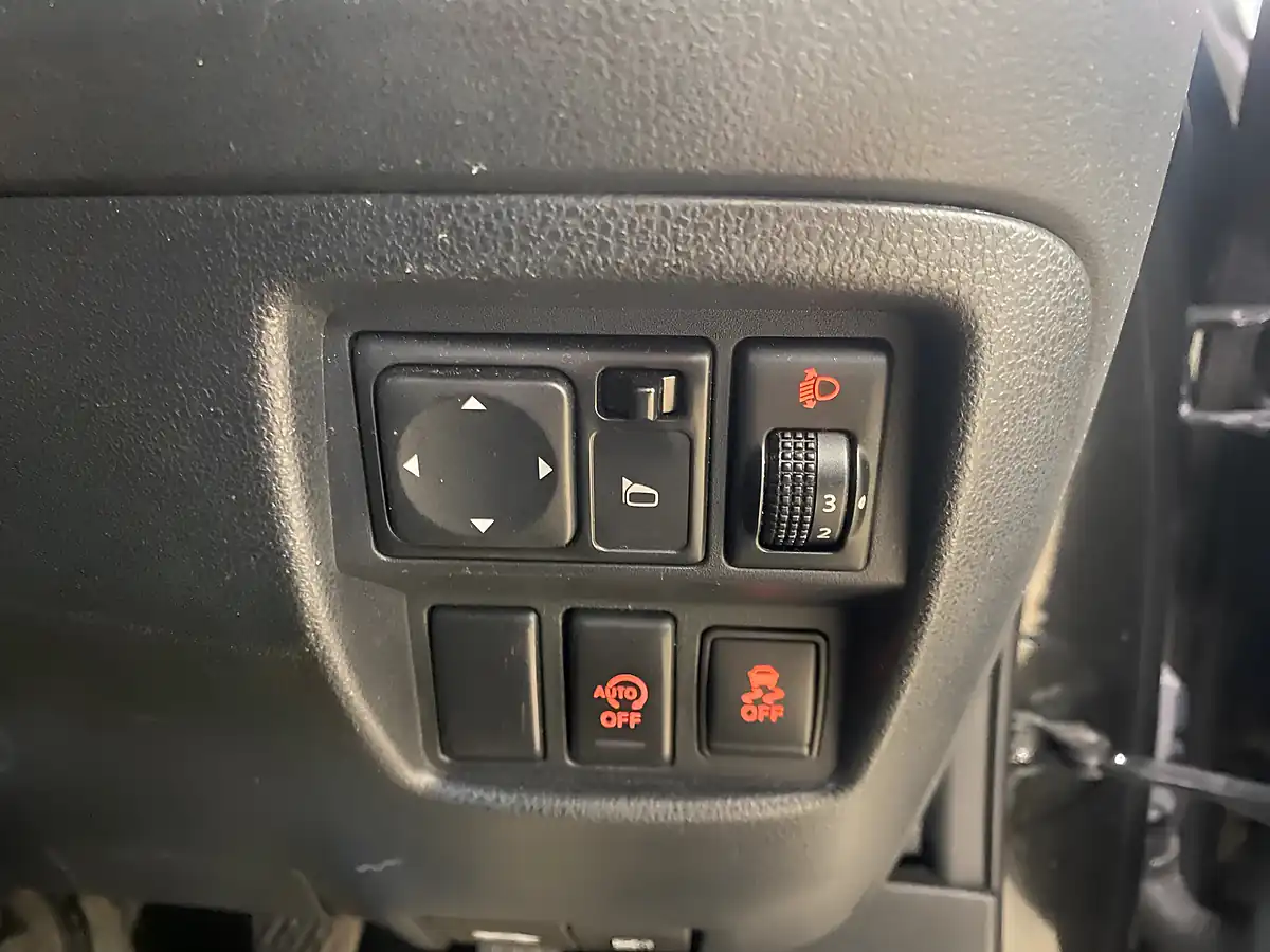 Used 2013 Nissan Juke N-Tec Black - Interior and Exterior details 12