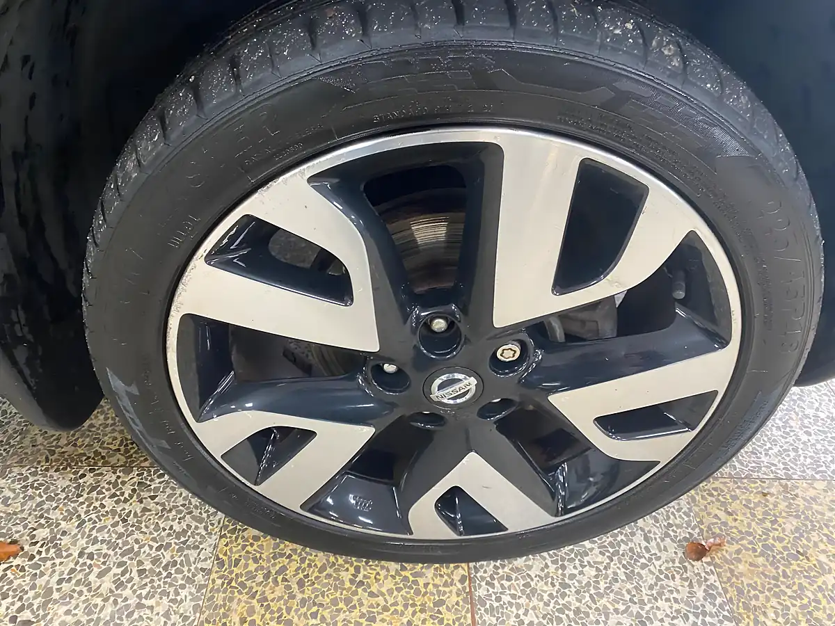 Used 2013 Nissan Juke N-Tec Black - Interior and Exterior details 13