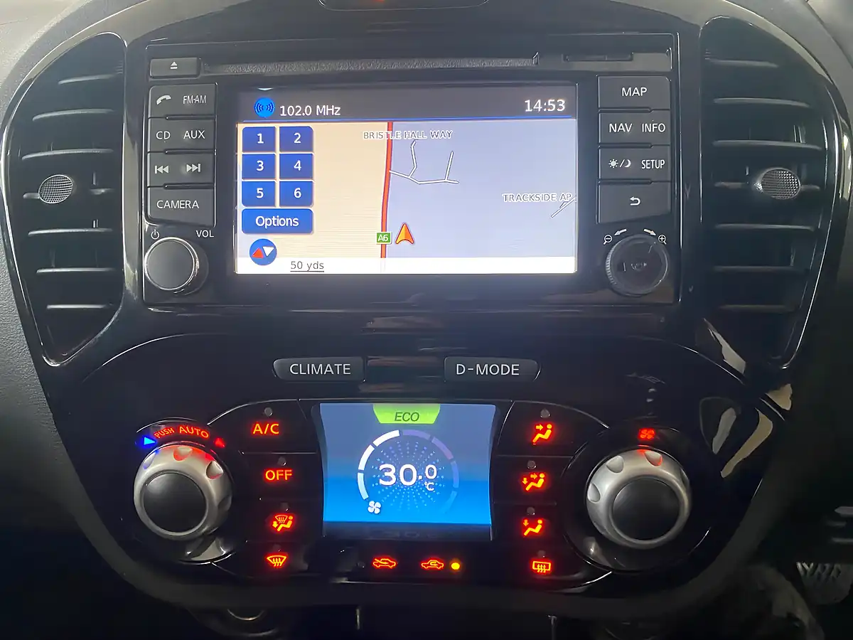 Used 2013 Nissan Juke N-Tec Black - Interior and Exterior details 14