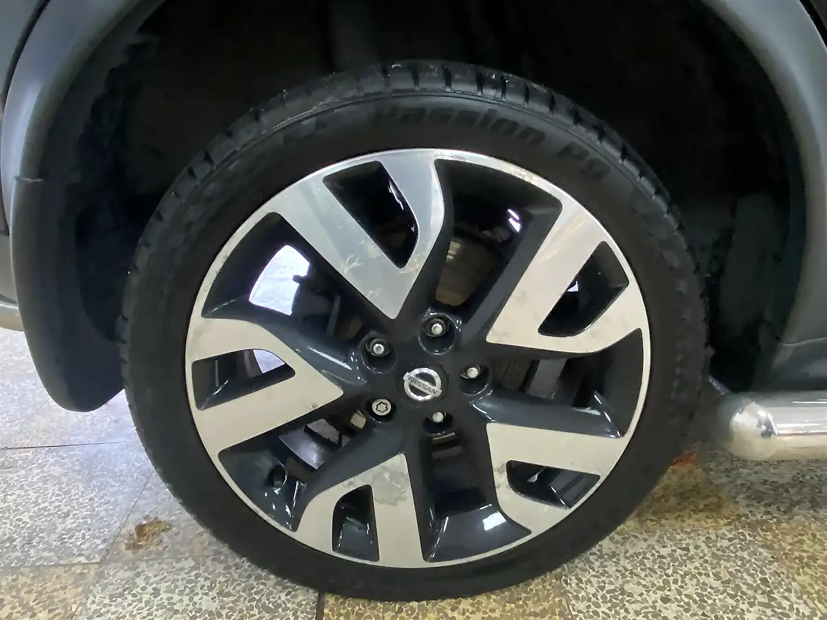 Used 2013 Nissan Juke N-Tec Black - Interior and Exterior details 8