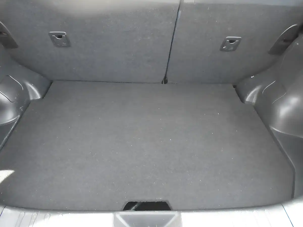 Used 2013 Nissan Juke N-Tec Black - Interior and Exterior details 19
