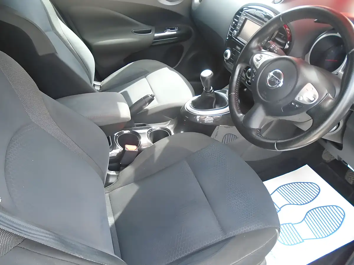 Used 2013 Nissan Juke N-Tec Black - Interior and Exterior details 9