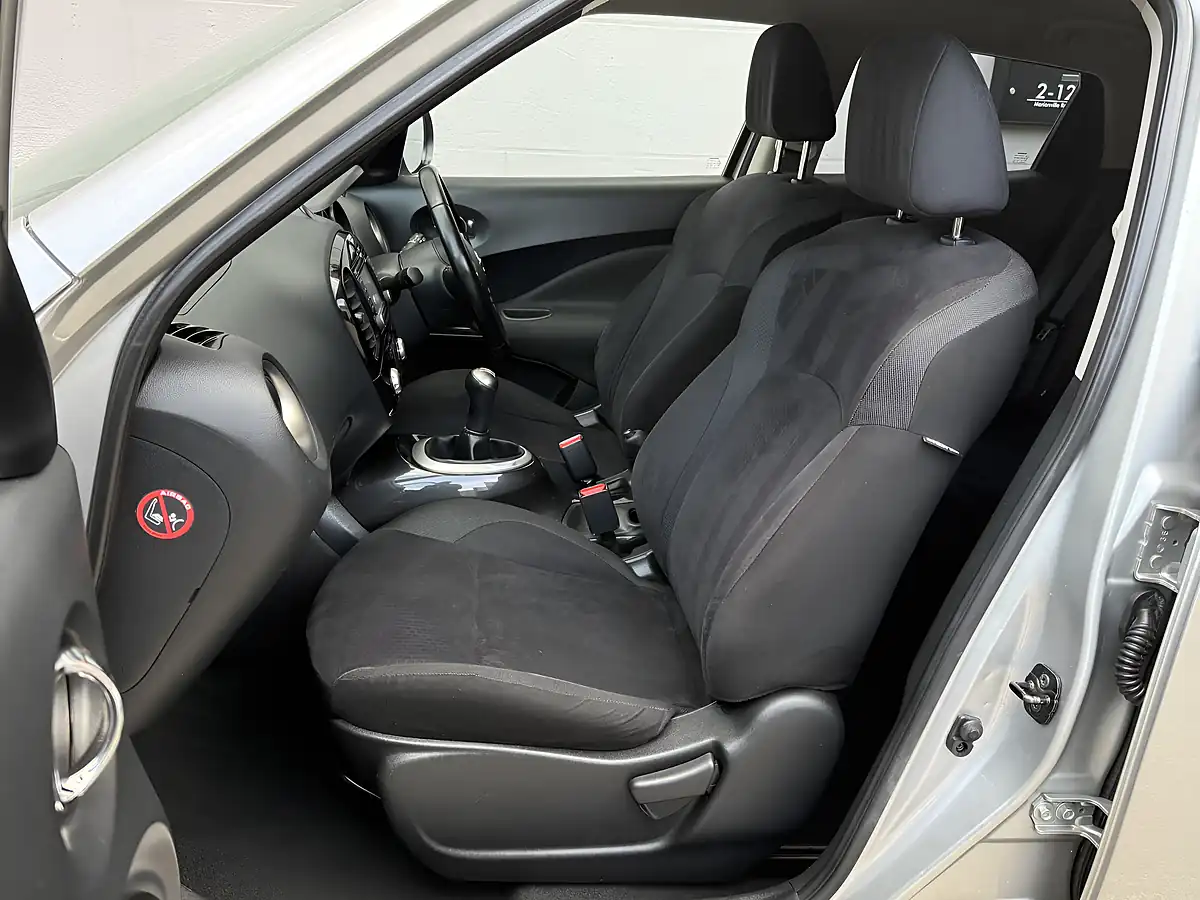 Used 2013 Nissan Juke N-Tec Silver - Interior and Exterior details 11