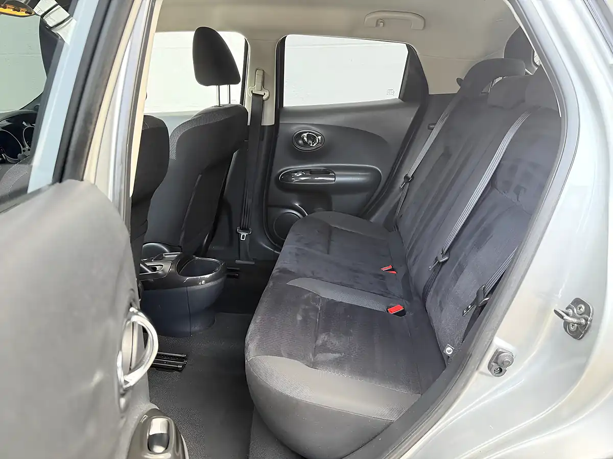Used 2013 Nissan Juke N-Tec Silver - Interior and Exterior details 12