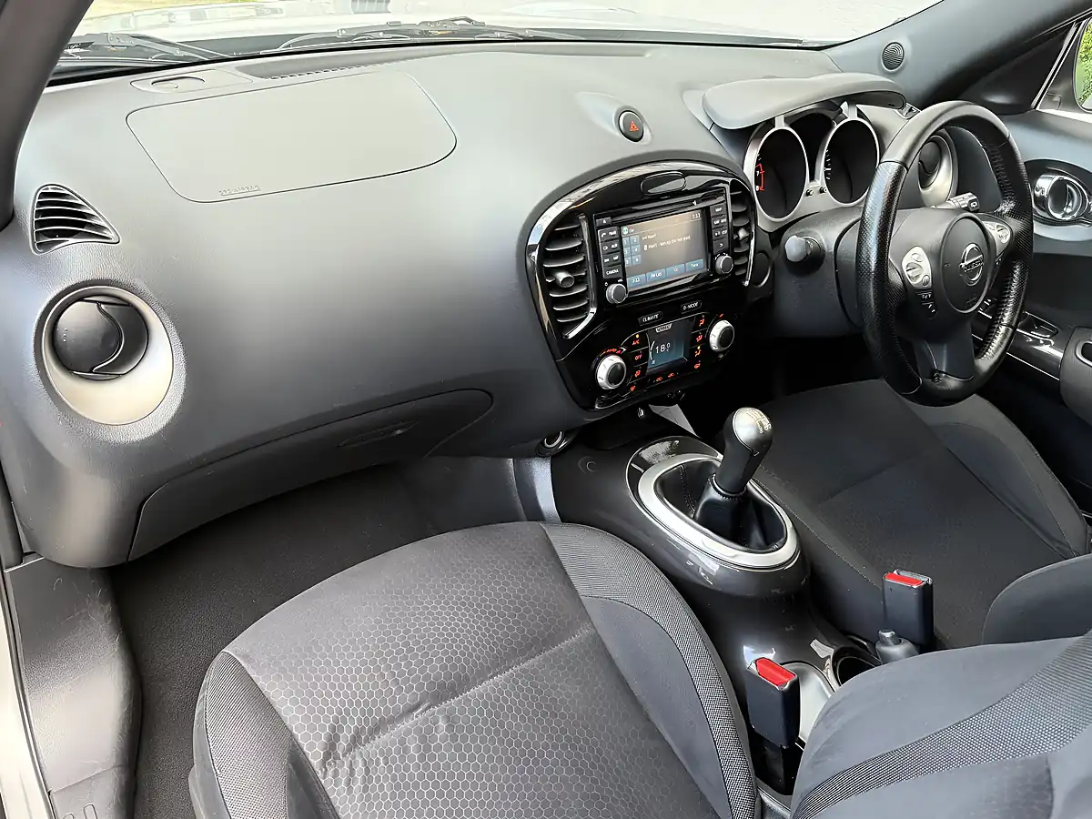 Used 2013 Nissan Juke N-Tec Silver - Interior and Exterior details 14
