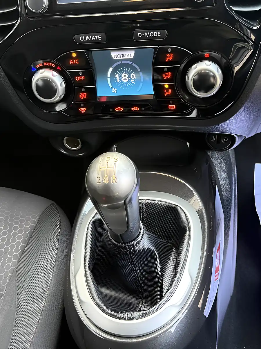 Used 2013 Nissan Juke N-Tec Silver - Interior and Exterior details 17