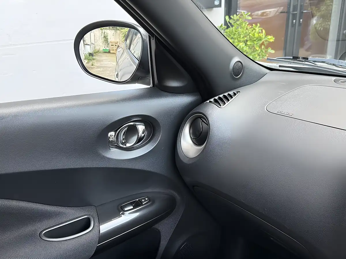 Used 2013 Nissan Juke N-Tec Silver - Interior and Exterior details 20