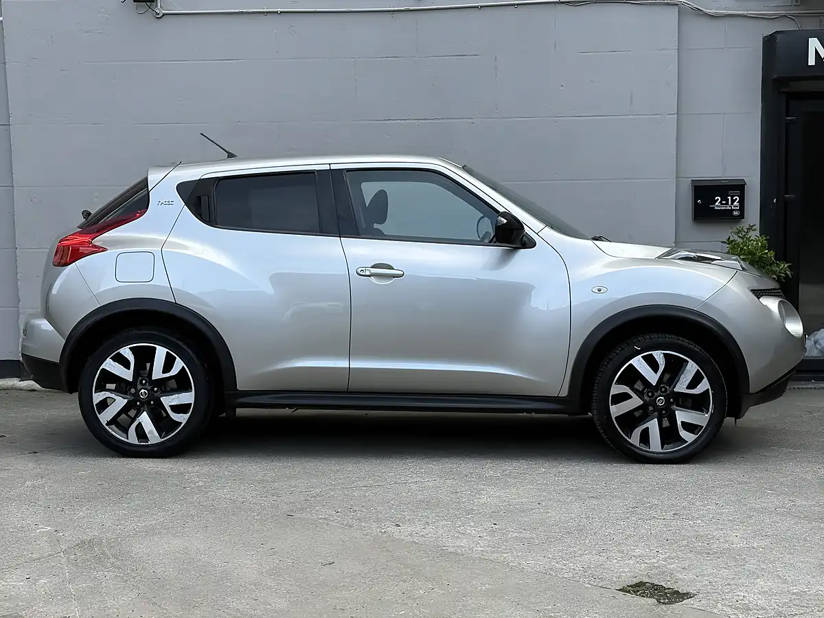 Used 2013 Nissan Juke N-Tec Silver - Interior and Exterior details 5