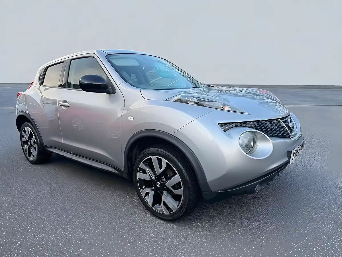 Used 2013 Nissan Juke N-Tec Silver - Interior and Exterior details 4