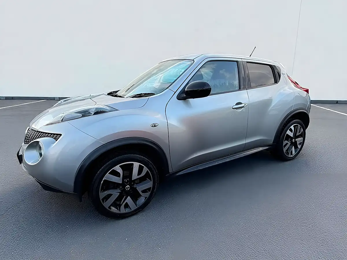 Used 2013 Nissan Juke N-Tec Silver - Interior and Exterior details 5