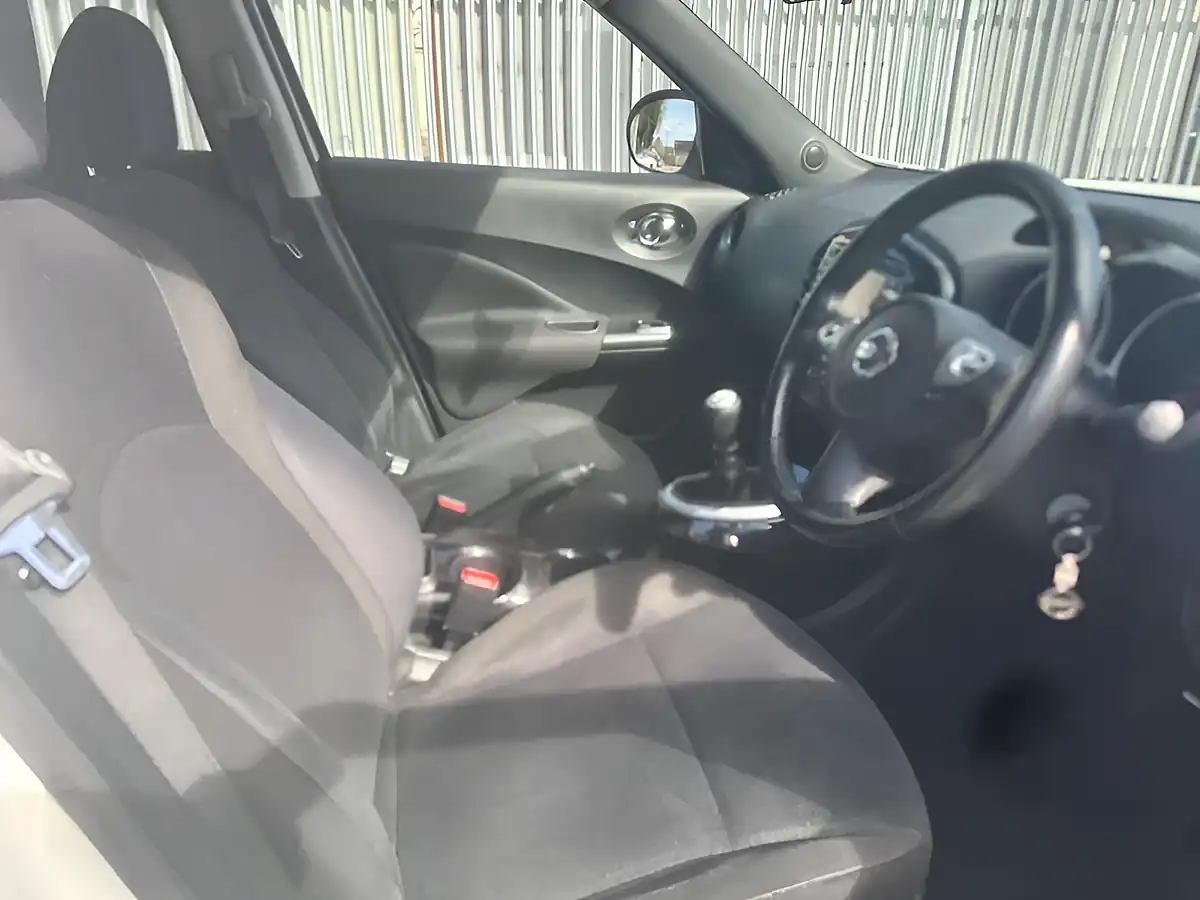 Used 2013 Nissan Juke N-Tec White - Interior and Exterior details 11