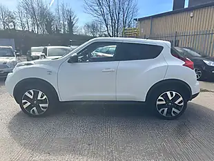 Used 2013 Nissan Juke N-Tec White - Interior and Exterior details 4