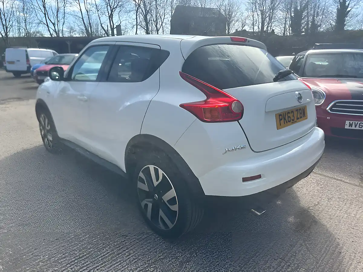 Used 2013 Nissan Juke N-Tec White - Interior and Exterior details 7