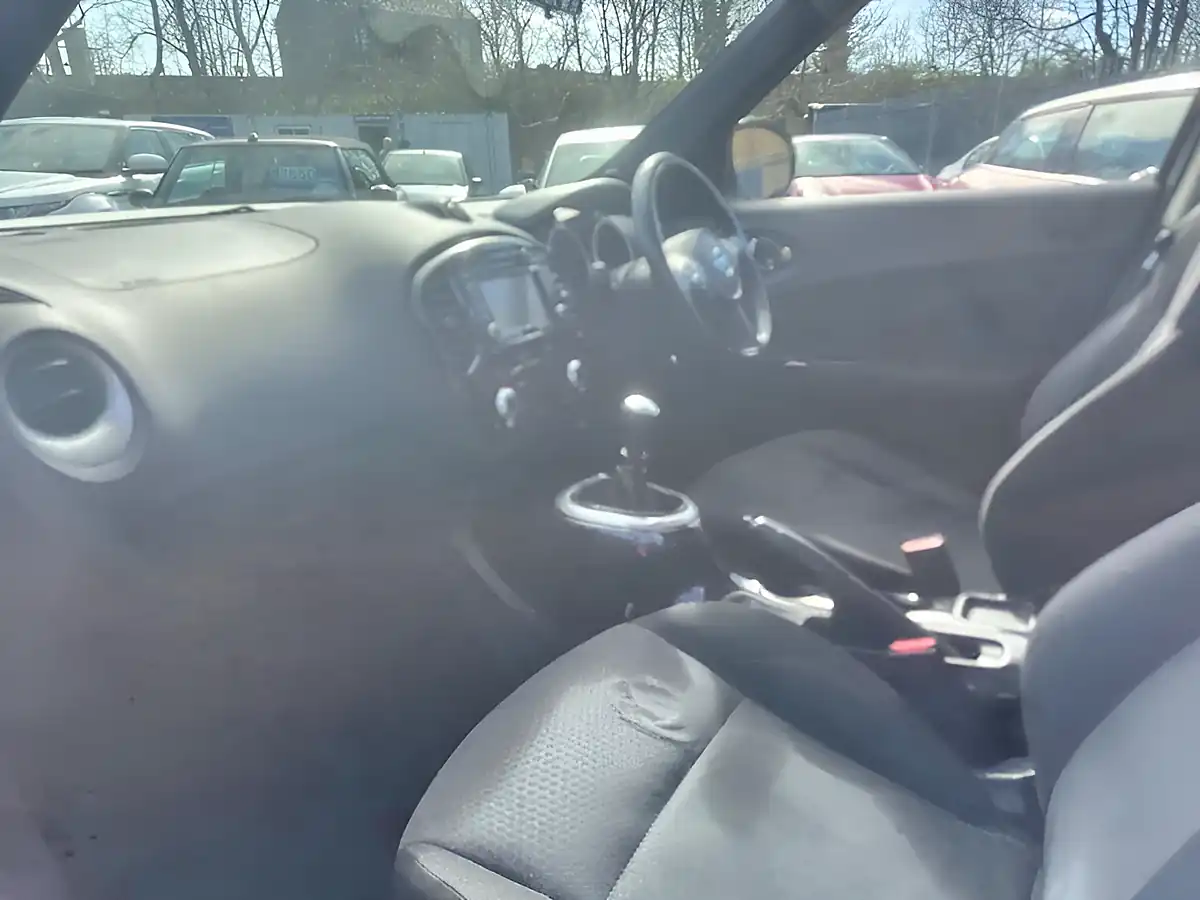 Used 2013 Nissan Juke N-Tec White - Interior and Exterior details 9