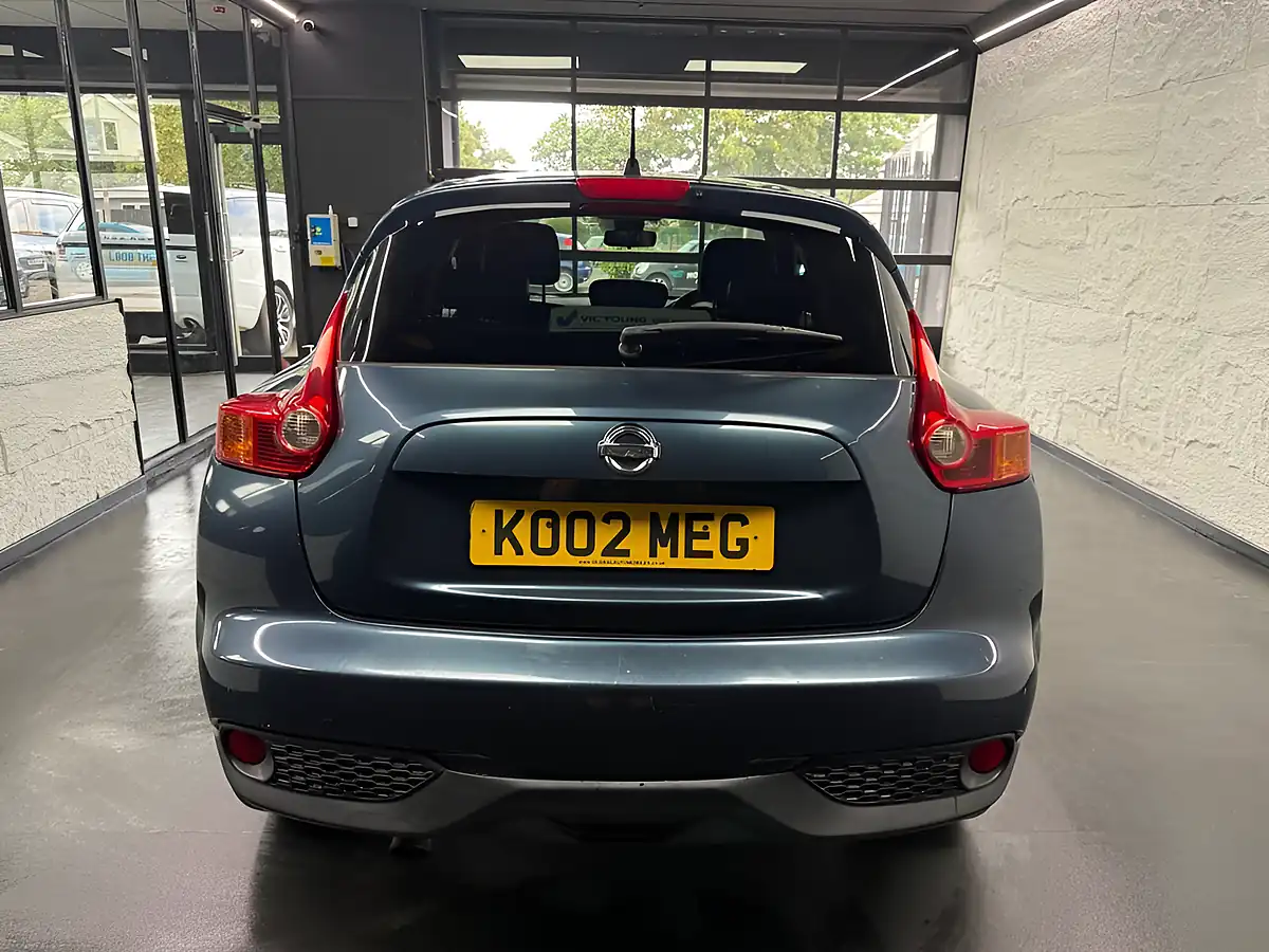 Used 2013 Nissan Juke Tekna Blue - Interior and Exterior details 10