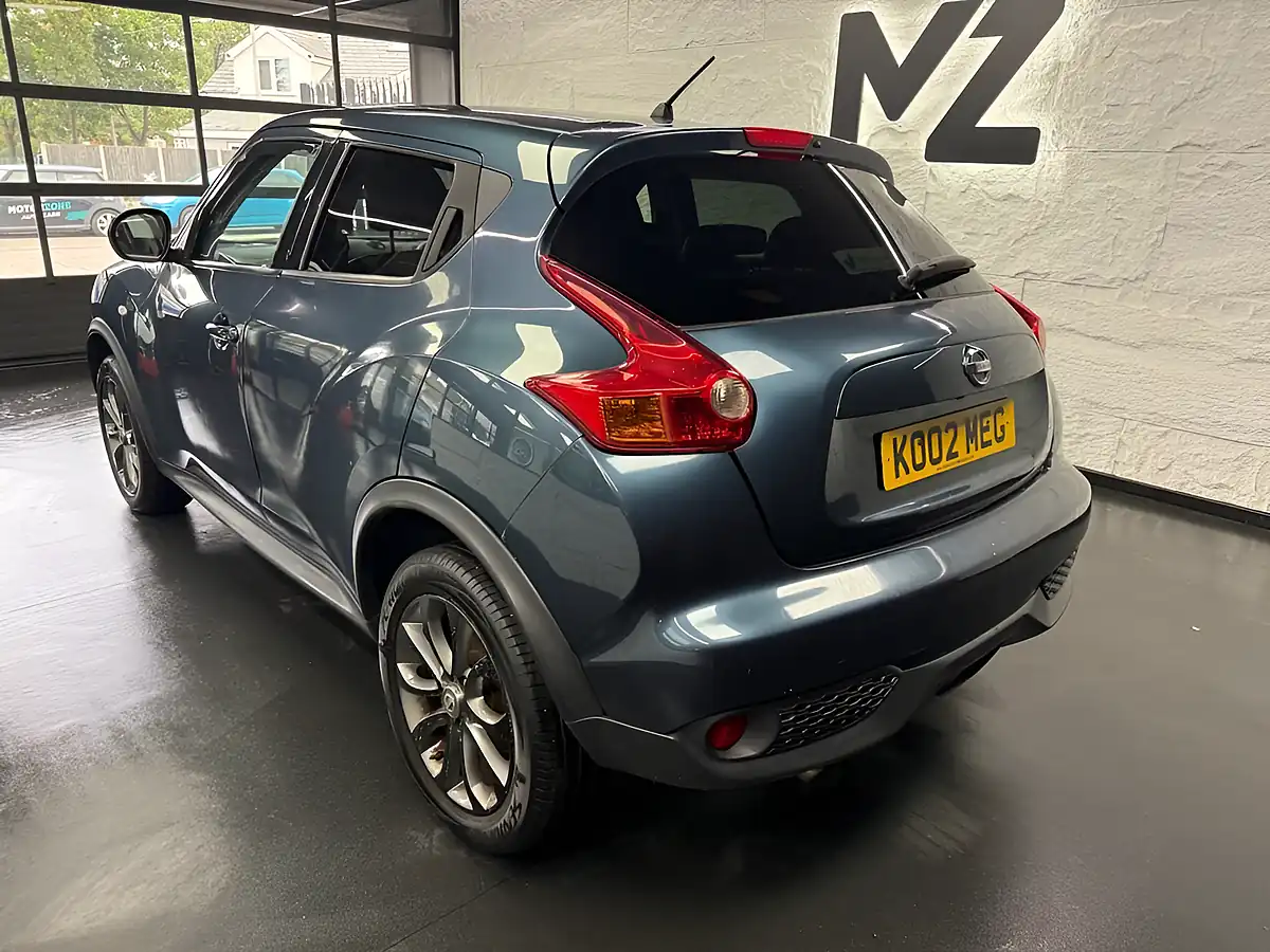 Used 2013 Nissan Juke Tekna Blue - Interior and Exterior details 11