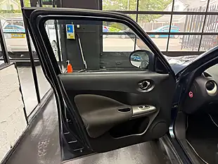 Used 2013 Nissan Juke Tekna Blue - Interior and Exterior details 18
