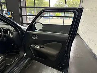 Used 2013 Nissan Juke Tekna Blue - Interior and Exterior details 20