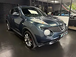 Used 2013 Nissan Juke Tekna Blue - Interior and Exterior details 5