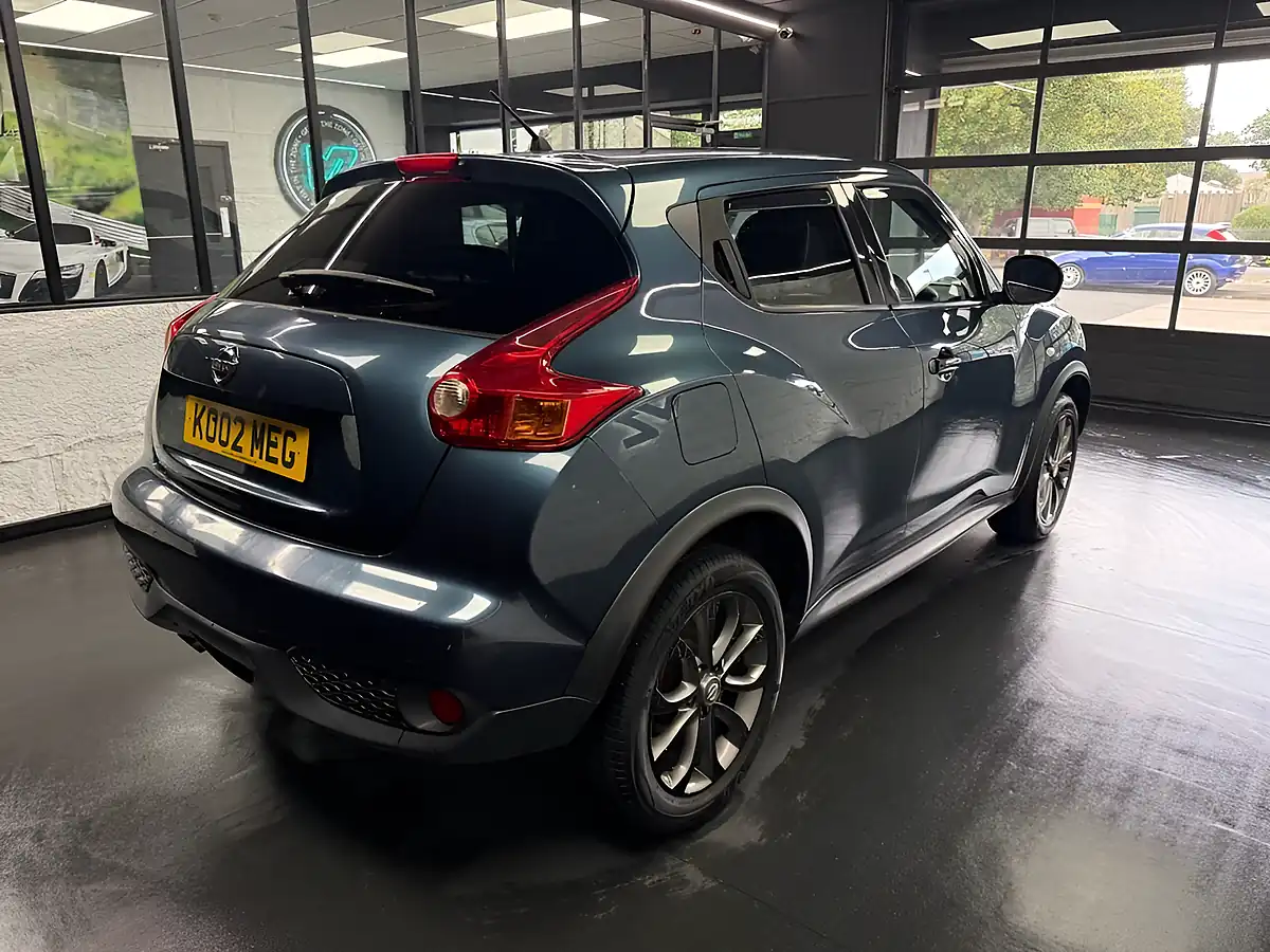 Used 2013 Nissan Juke Tekna Blue - Interior and Exterior details 9