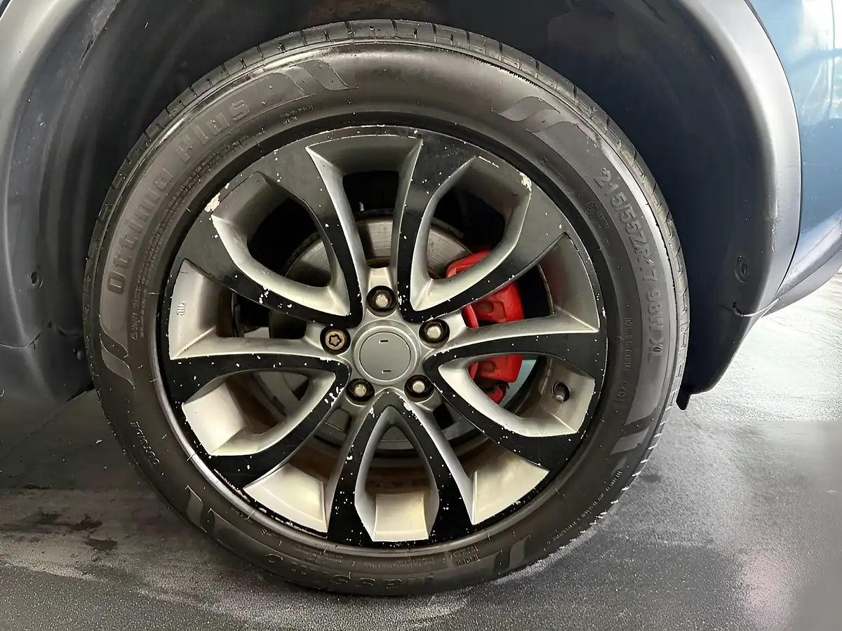Used 2013 Nissan Juke Tekna Blue - Interior and Exterior details 17