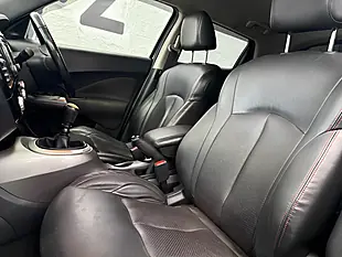 Used 2013 Nissan Juke Tekna Blue - Interior and Exterior details 7
