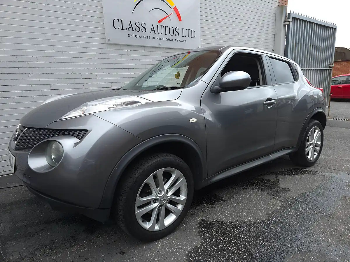 Used 2013 Nissan Juke Tekna Grey - Interior and Exterior details 15
