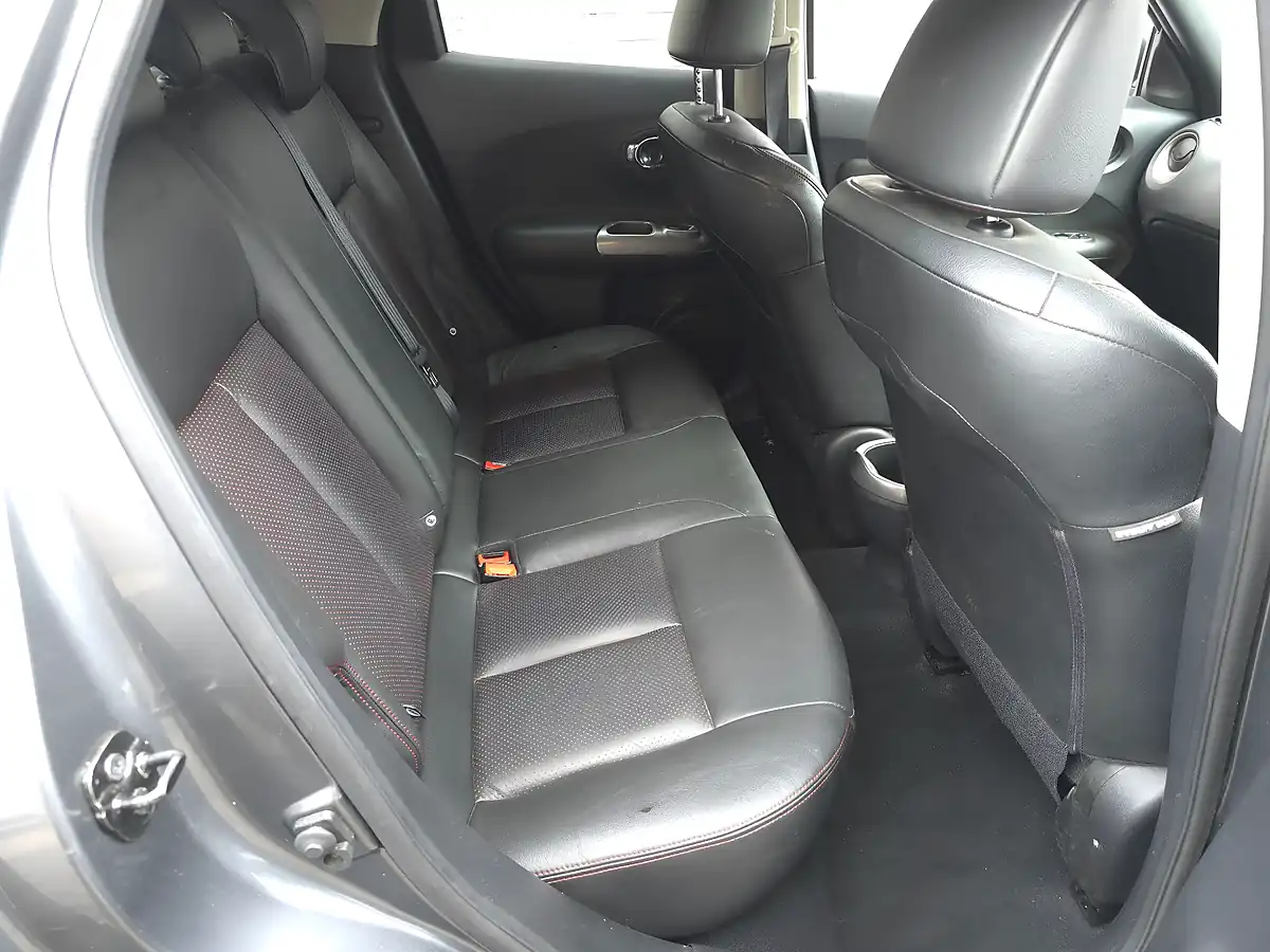 Used 2013 Nissan Juke Tekna Grey - Interior and Exterior details 17