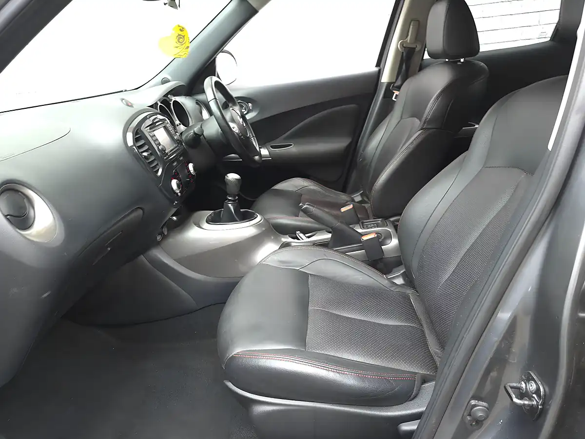 Used 2013 Nissan Juke Tekna Grey - Interior and Exterior details 20