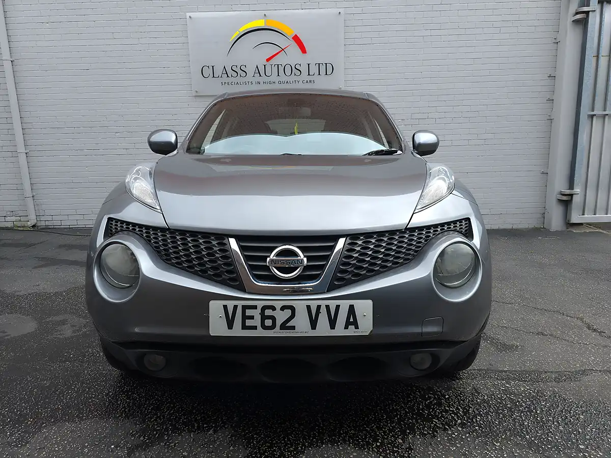 Used 2013 Nissan Juke Tekna Grey - Interior and Exterior details 3