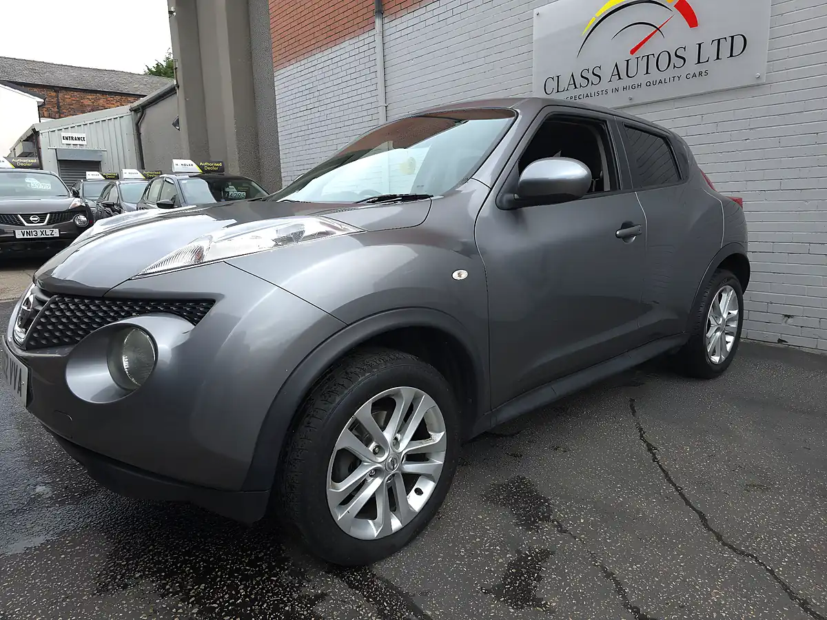 Used 2013 Nissan Juke Tekna Grey - Interior and Exterior details 4