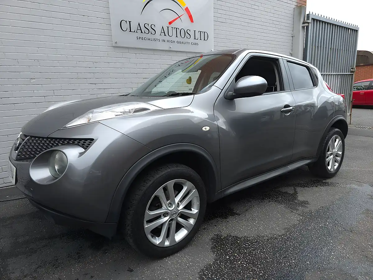 Used 2013 Nissan Juke Tekna Grey - Interior and Exterior details 7
